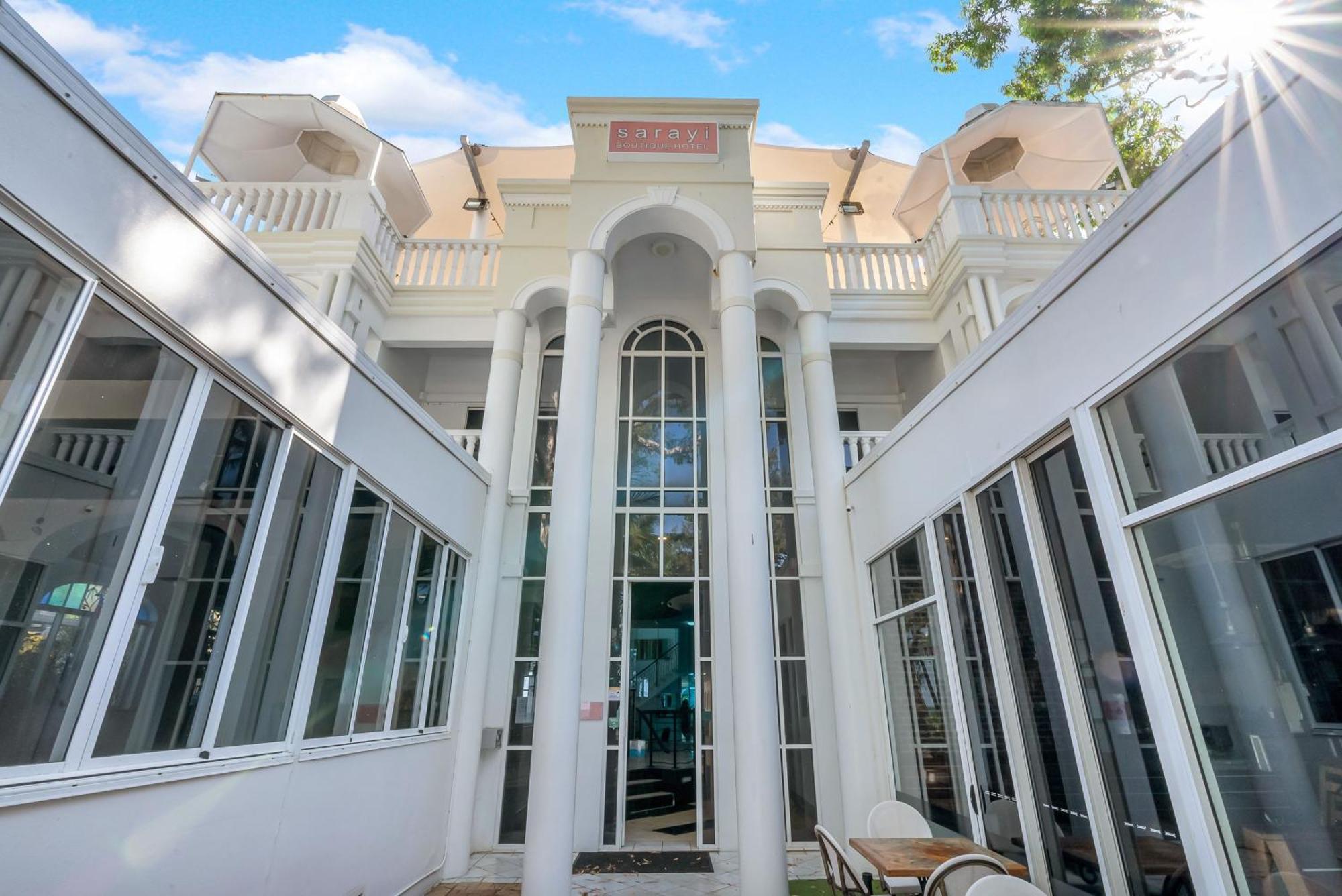 Sarayi Boutique Hotel Palm Cove Exterior foto
