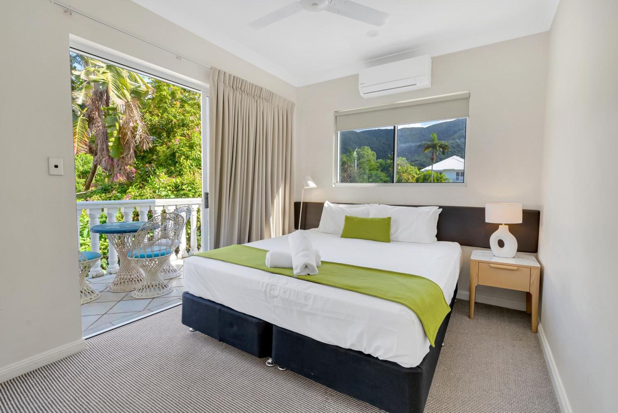Sarayi Boutique Hotel Palm Cove Exterior foto
