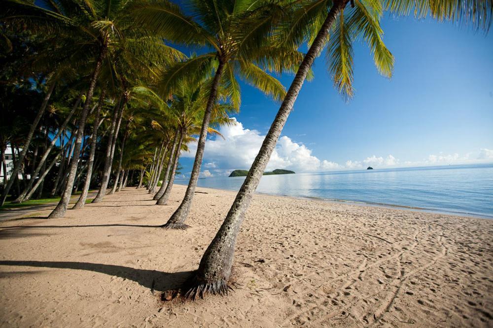 Sarayi Boutique Hotel Palm Cove Exterior foto
