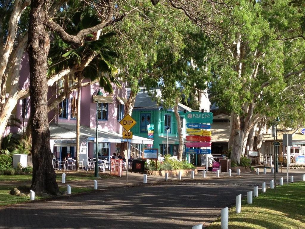 Sarayi Boutique Hotel Palm Cove Exterior foto