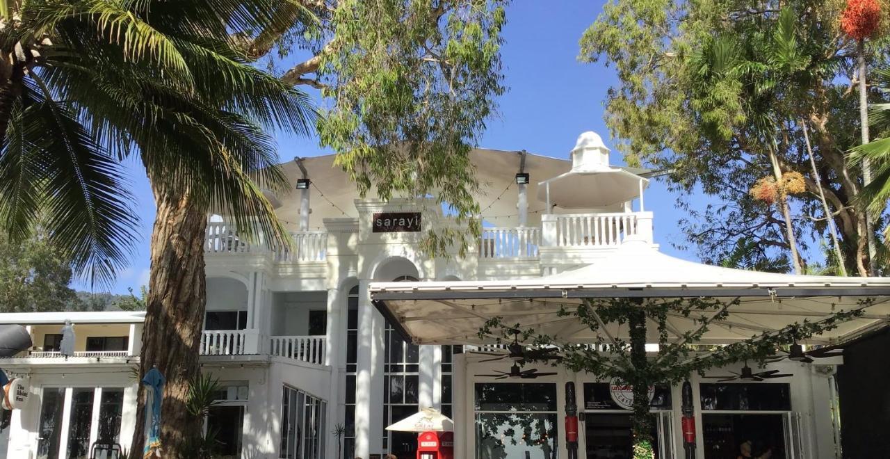 Sarayi Boutique Hotel Palm Cove Exterior foto